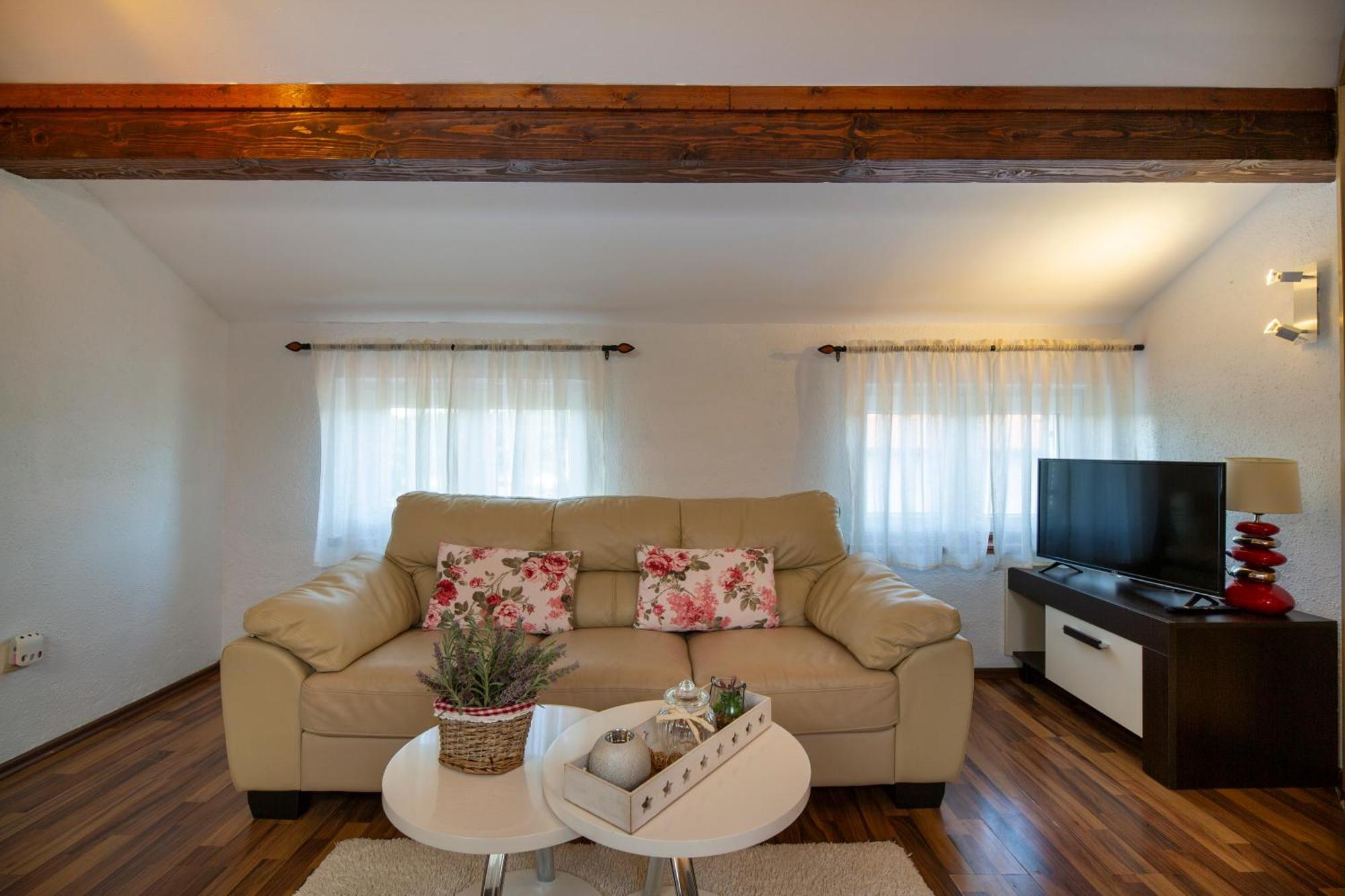 Apartman Viki Stinjan PUY Exterior foto